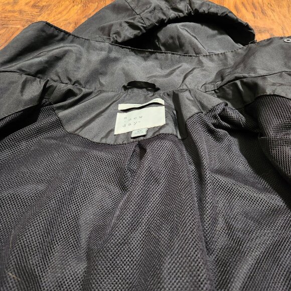 Knee-length hooded rain jacket - Picture 3 of 5